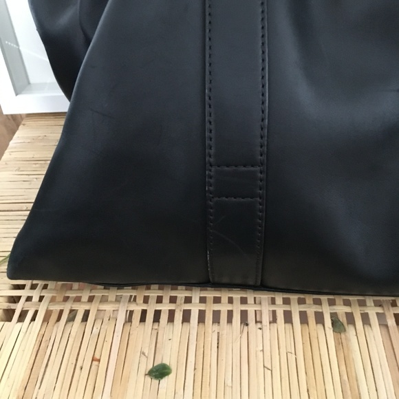 Aritizia Six Eleven MC Duffle Bag - Picture 6 of 8